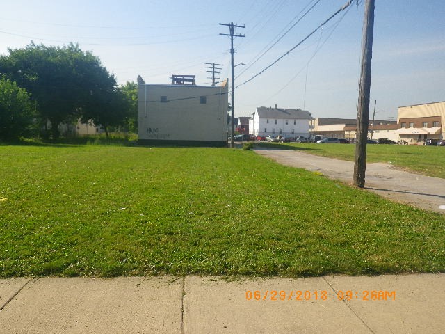 2226 Danforth photo